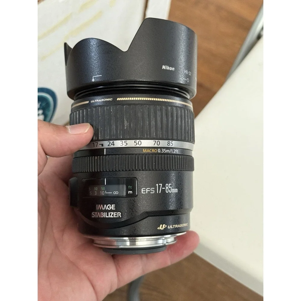 Canon EF-S IS USM 17-85mm f/4.0-5.6 EF IS EF-S USM Lens With Nikon Hb-32